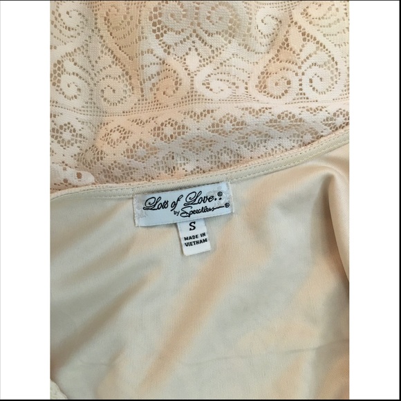 Lot of Love by Speechless Cream Lace Flare Sleeve Mini Dress size Small - Picture 4 of 4